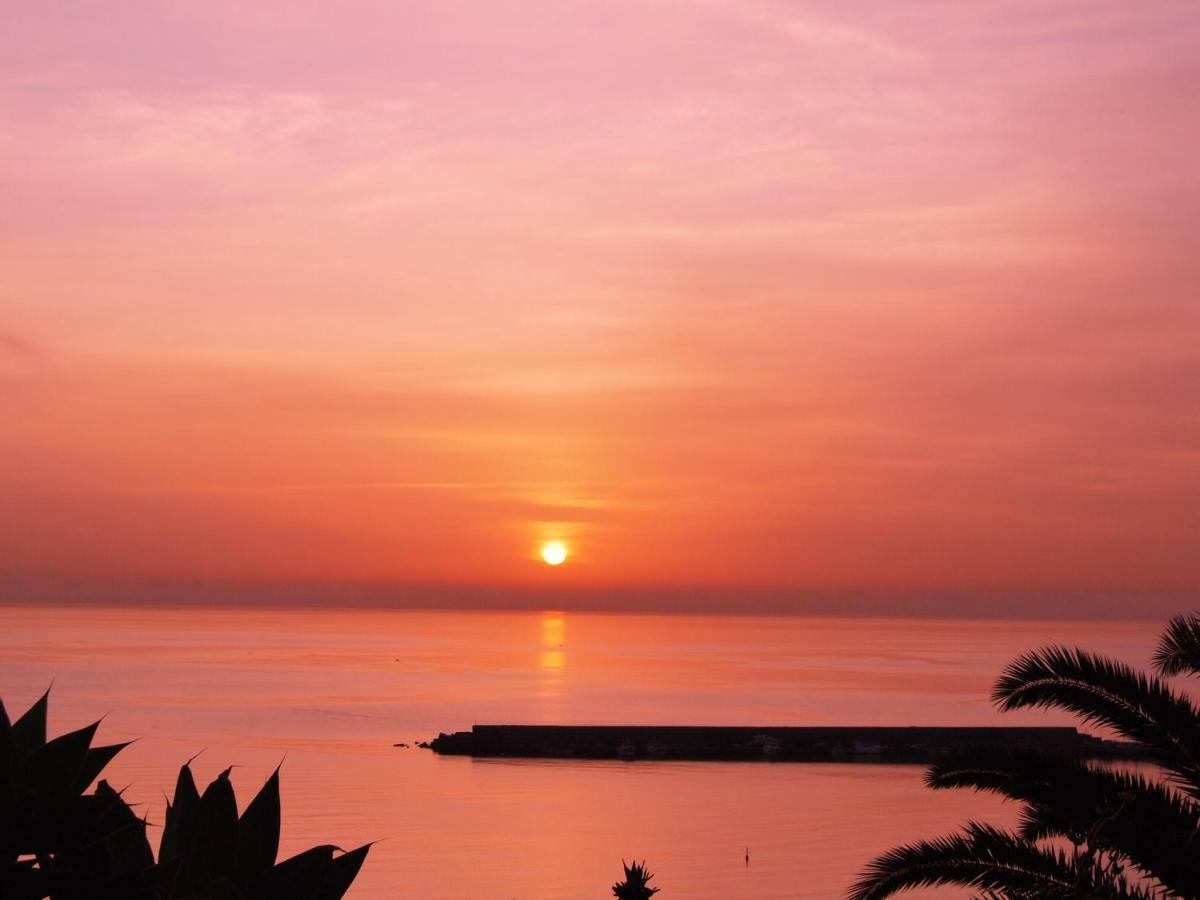 Villa Barbara Giardini Naxos Bagian luar foto